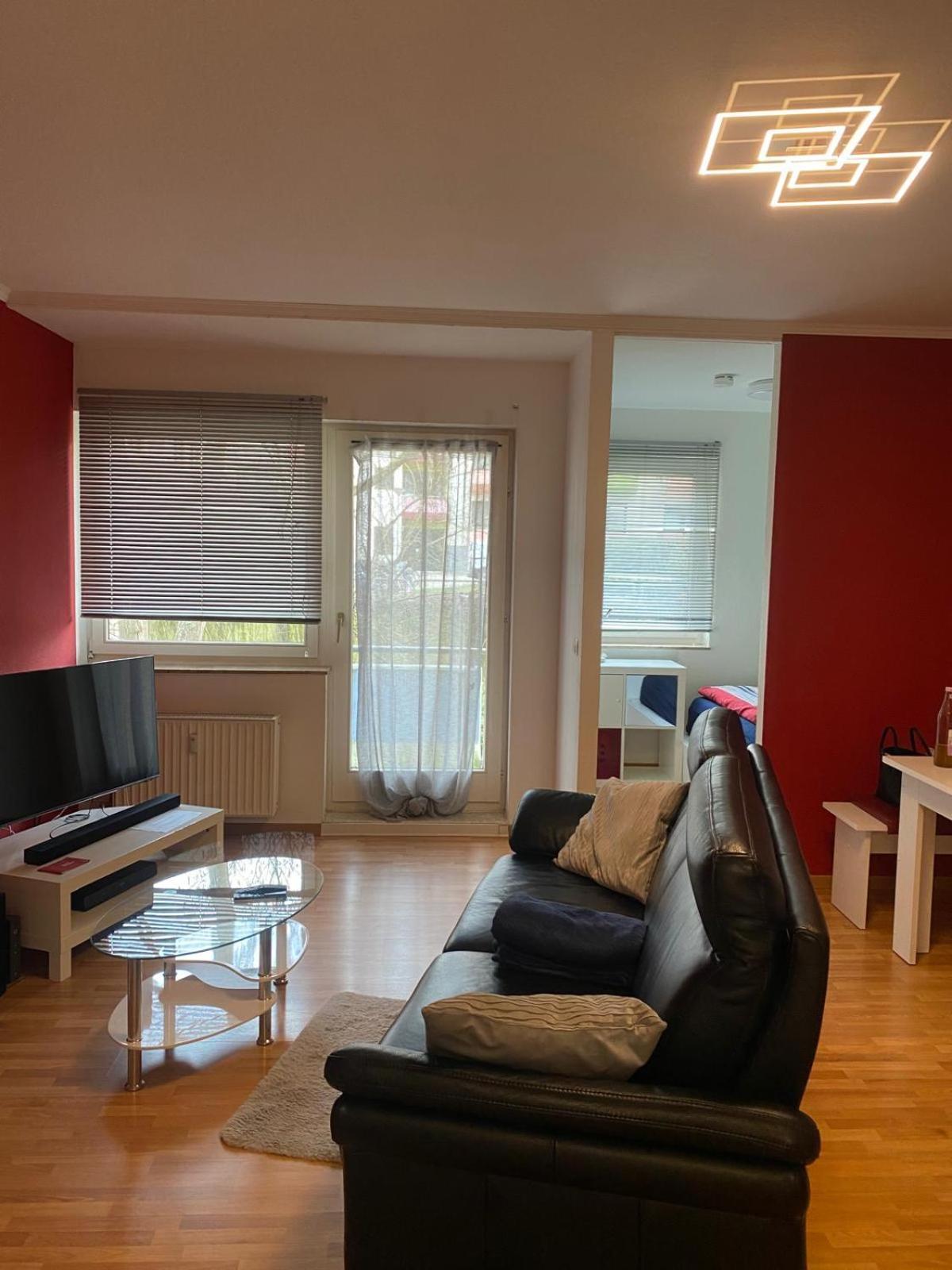 Zwei Zimmer Appartment Mit Balkon Und Stellplatz Voll Moebliert Трир Екстериор снимка
